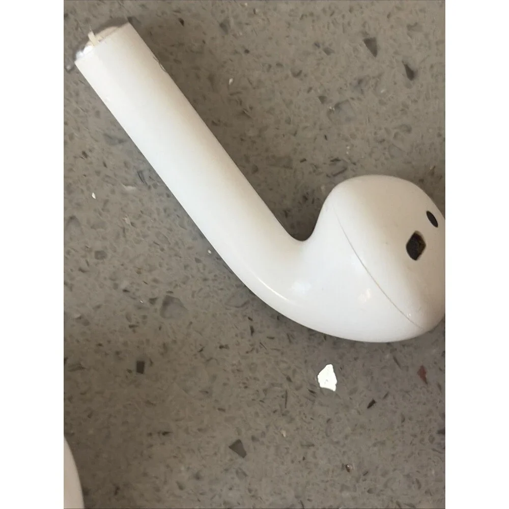 Apple AirPods 1st Generation Complete Set A1523 A1722 A1602 working
